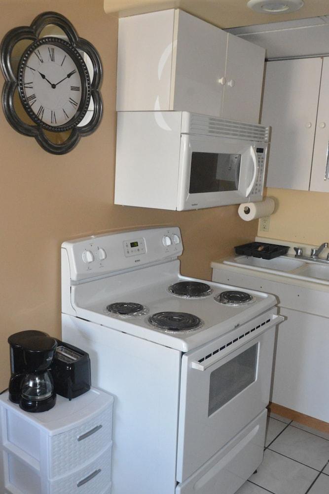 Economy Guest Village and Apartments photo 19