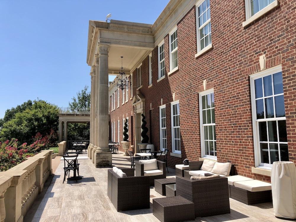 Dominion Gardens and Hotel photo 4