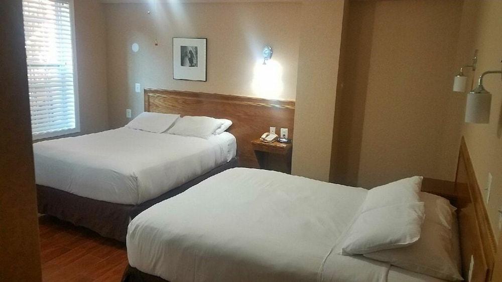 District Hotel photo 36