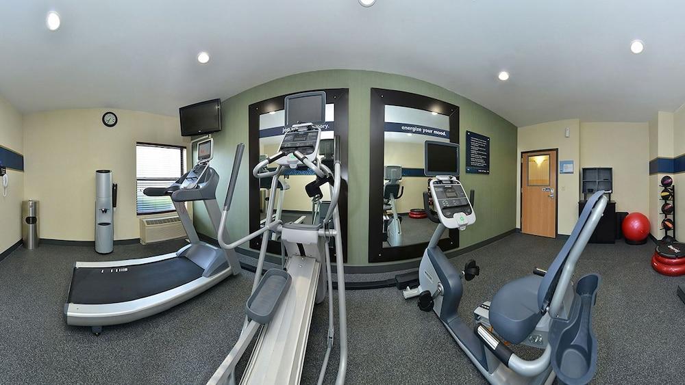 Hampton Inn Sturgis-Lagrange Area photo 32