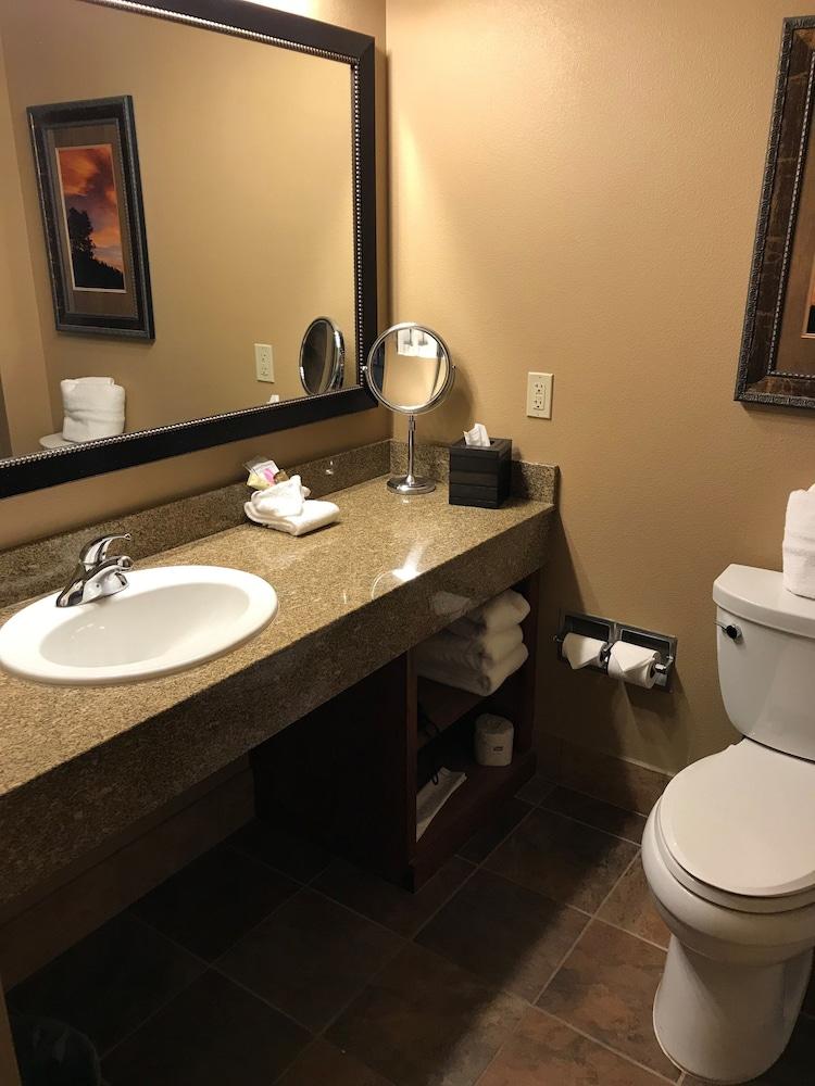 The Lodge at Deadwood Gaming Resort photo 17