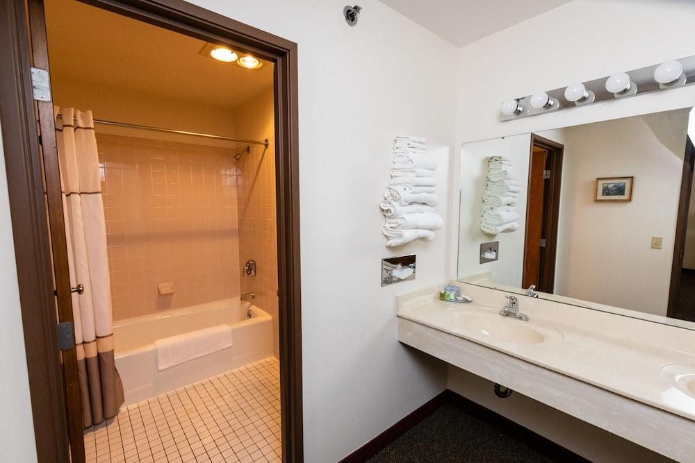 Cedarberry Inn photo 24