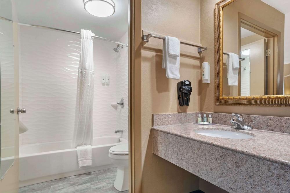 Quality Inn Brookhaven photo 4