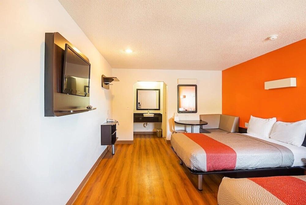 Economy Hotel Kansas City photo 8