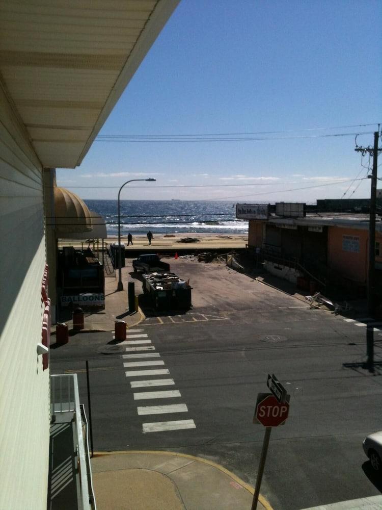 Surfside Motel photo 44