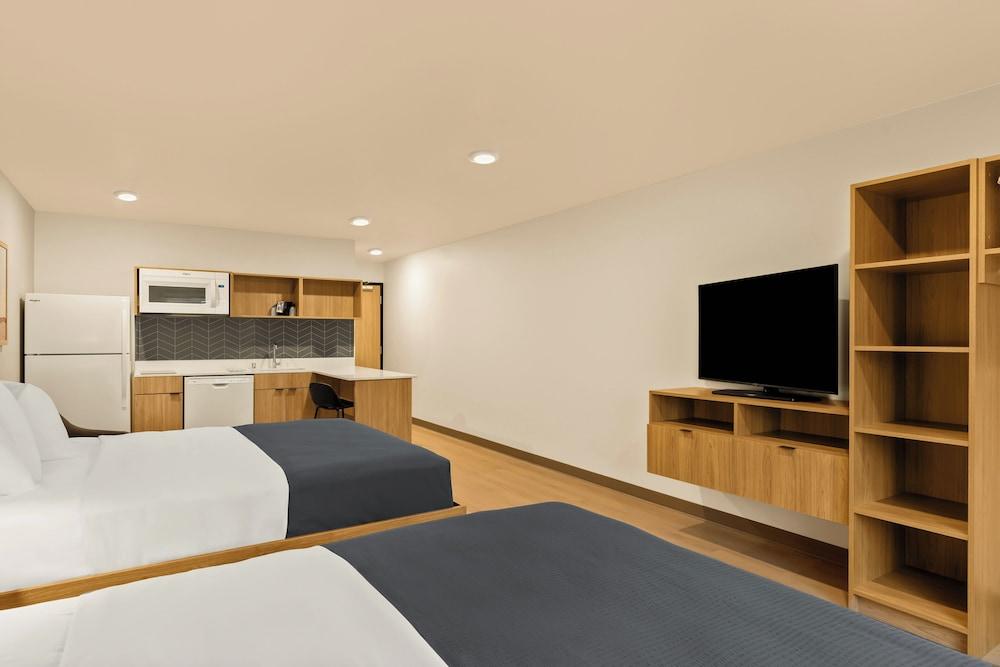 LivAway Suites- Syracuse photo 14