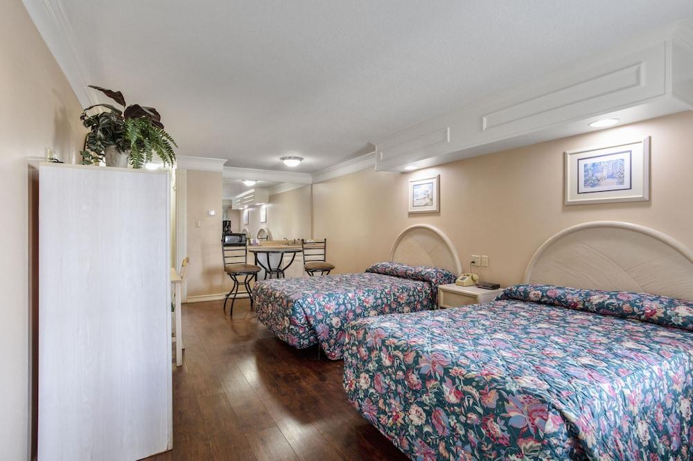 Edgewater Inn photo 15