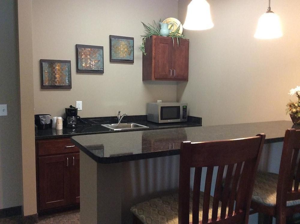 Cardinal Inn & Event Center photo 6