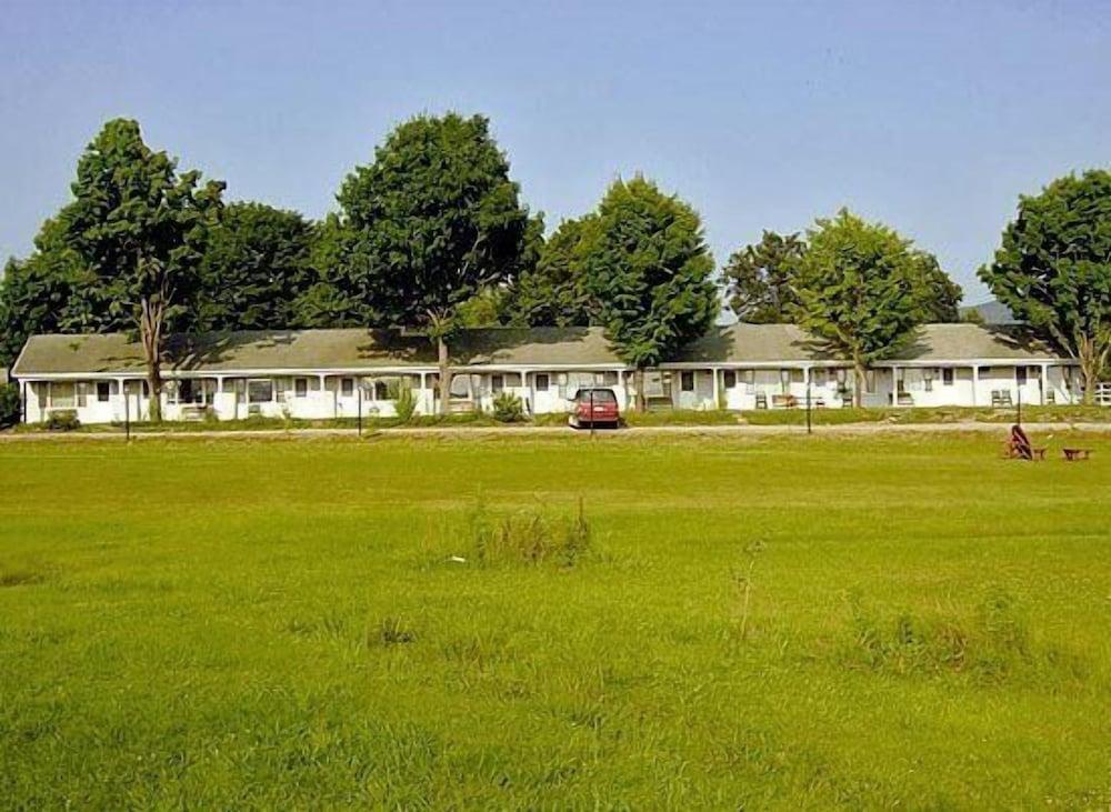 West Road Motel photo 10