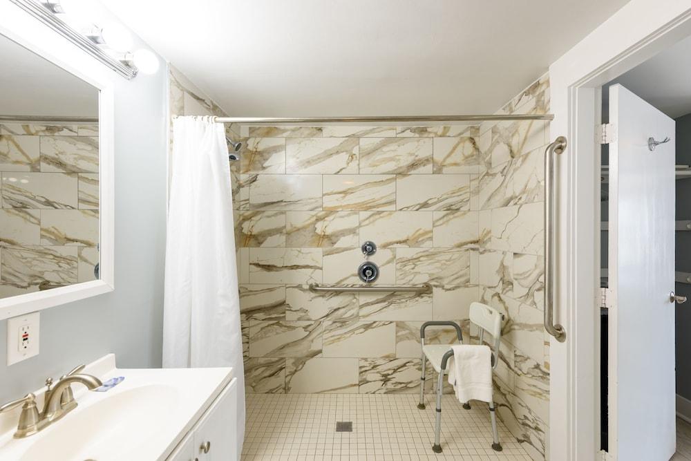 MV Surfside Hotel photo 15
