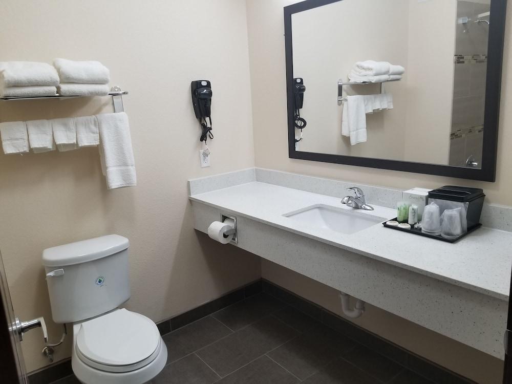 Scottish Inns & Suites photo 18