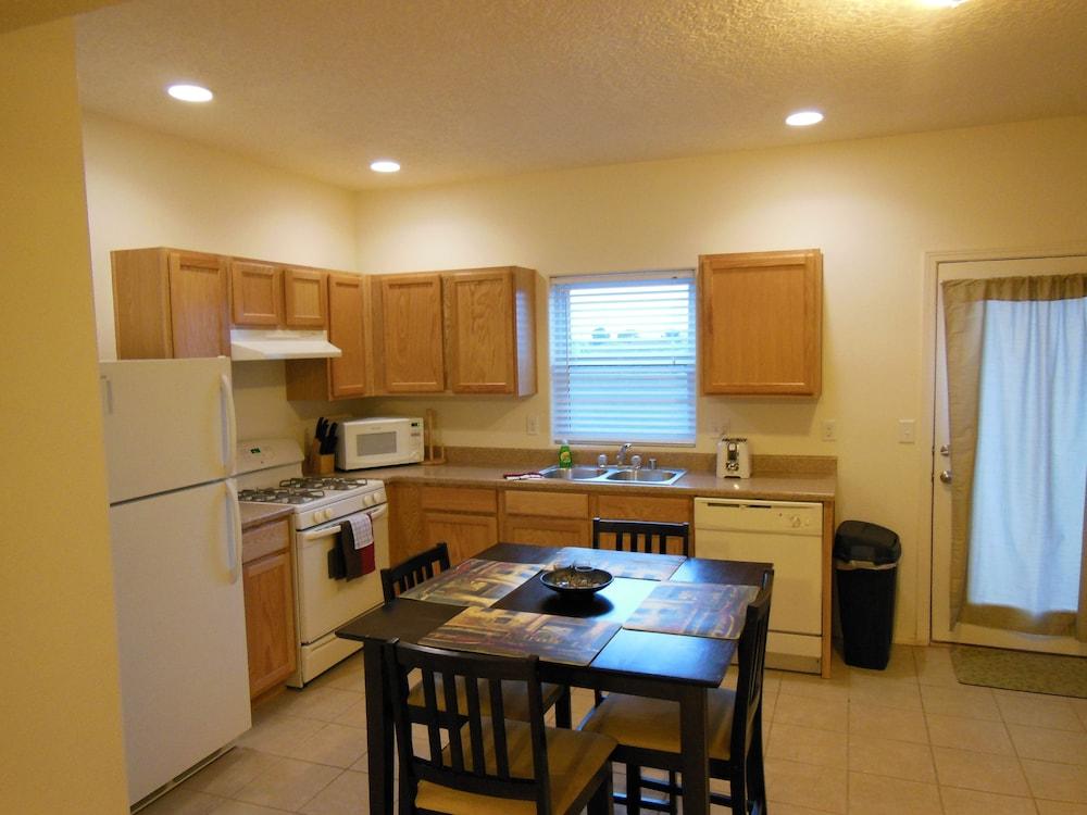 Desert Trails Luxury Suites photo 5
