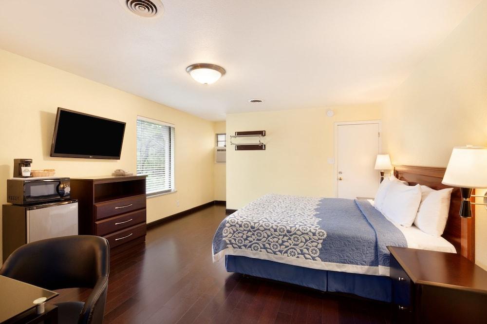 Days Inn by Wyndham Austin/University/Downtown photo 14