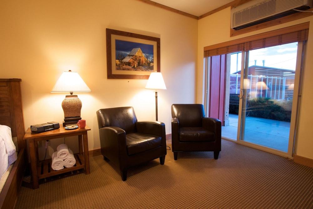 Cousins Country Inn photo 34