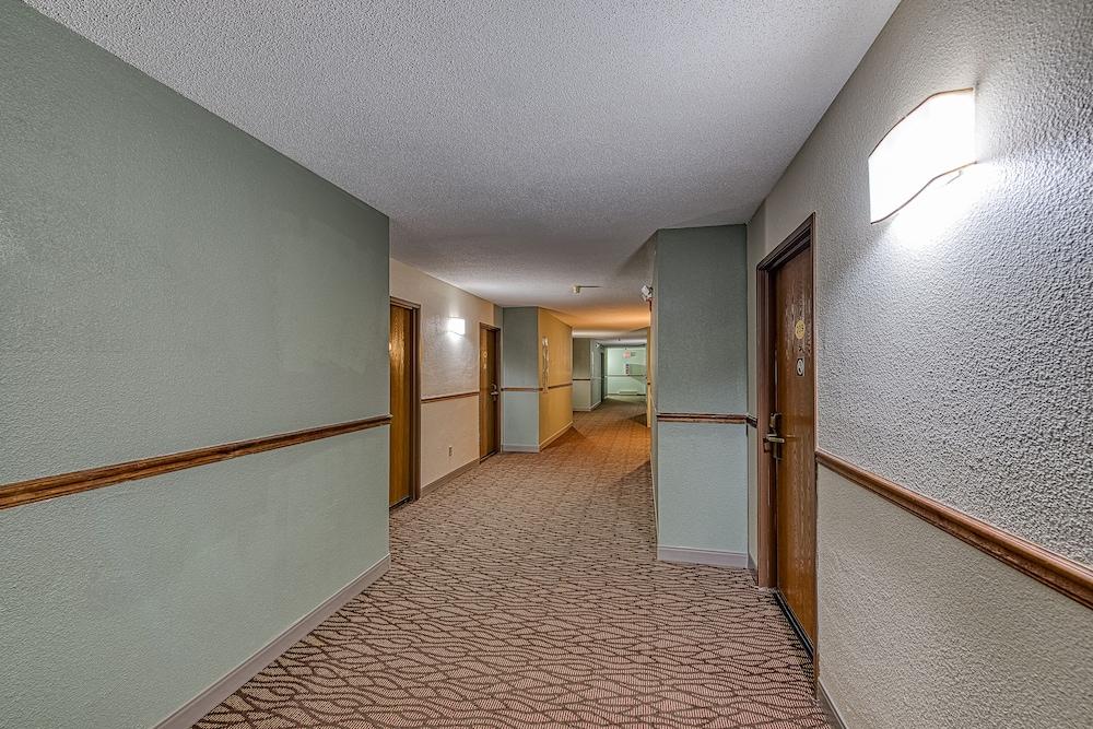 American Inn and Suites Dundee photo 23