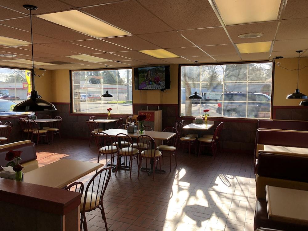 Valueinn Motel photo 46