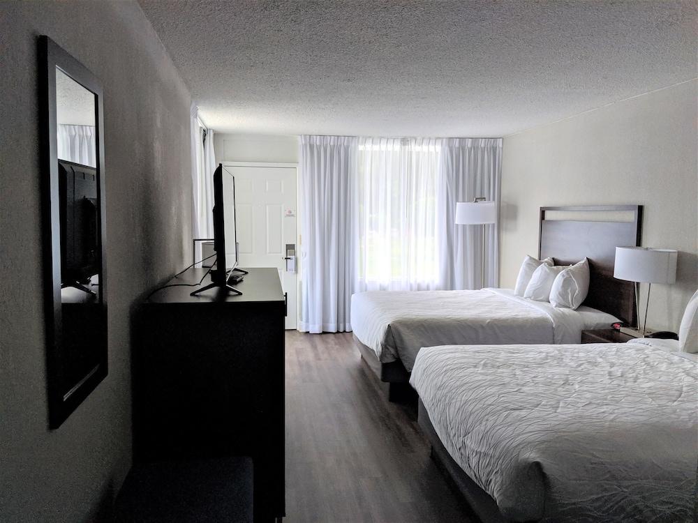 Lakefront Terrace Resort photo 4