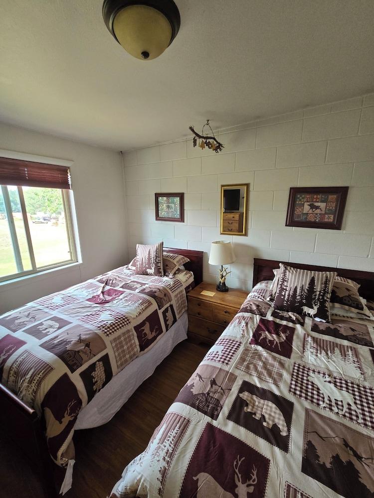 Chateau Rouge Condominiums photo 33