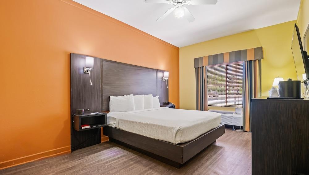 Wildwood Inn photo 14