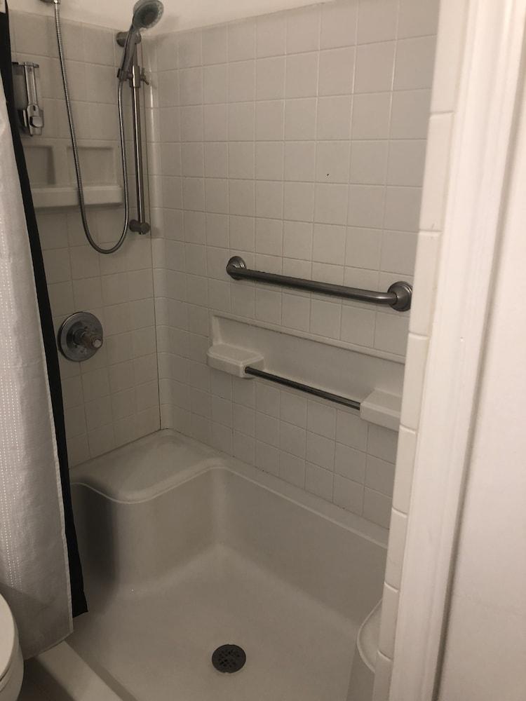 Sheridan Hostel photo 36