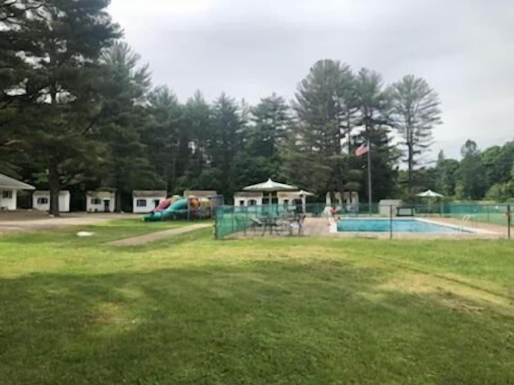 Catskill Motor Court Motel photo 18