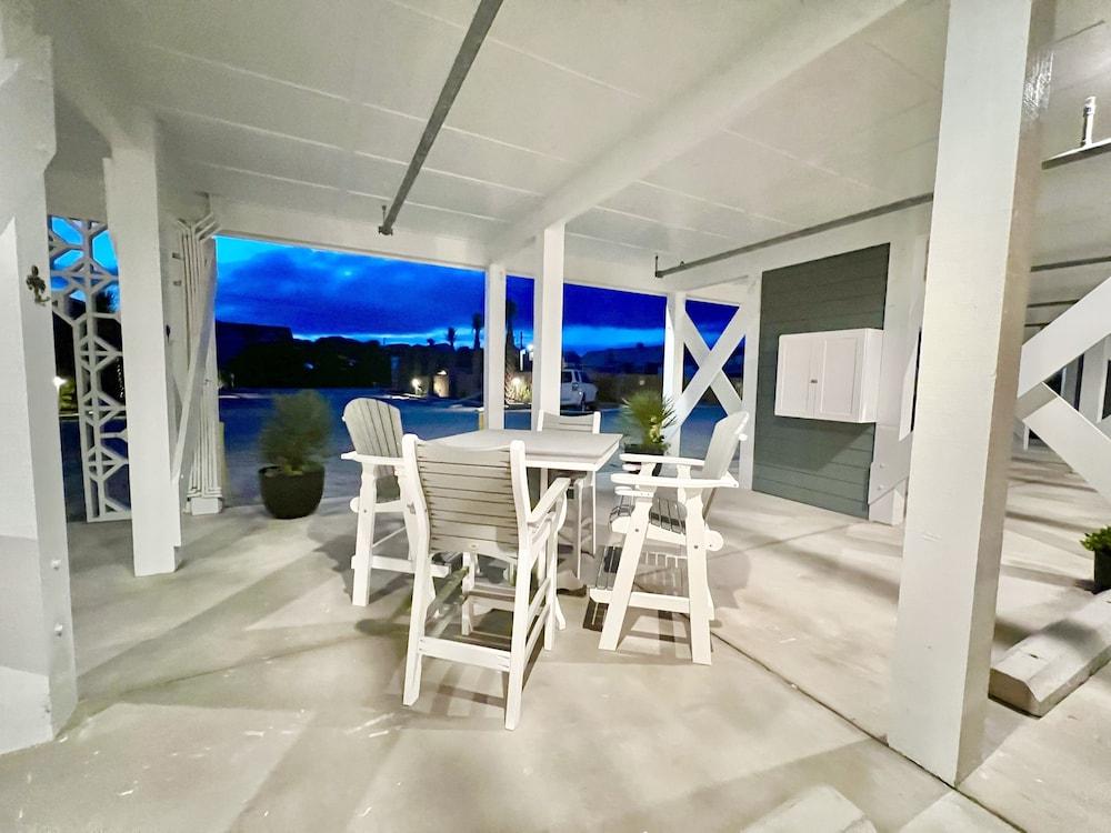 Saltwater Suites photo 39