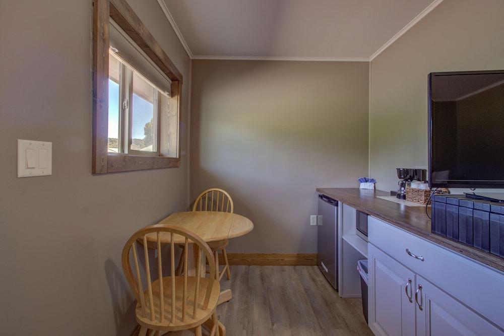 The Lodges of Oak Creek photo 15
