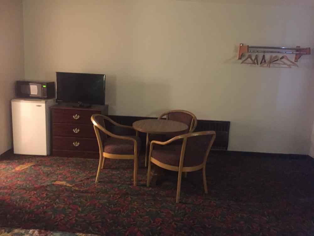 Gas Lite Motel photo 47