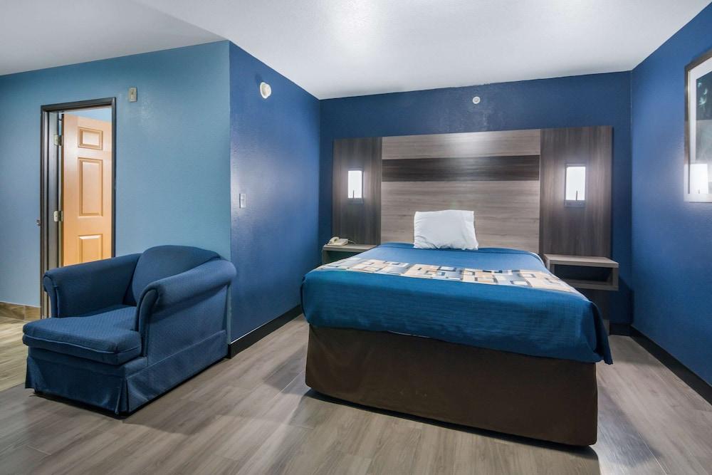 Rodeway Inn Carrollton I-35E photo 18
