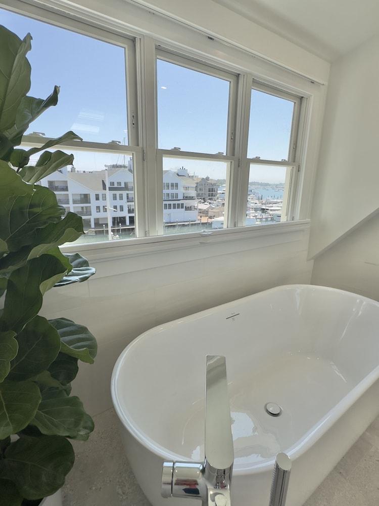 Harborside Inn photo 29