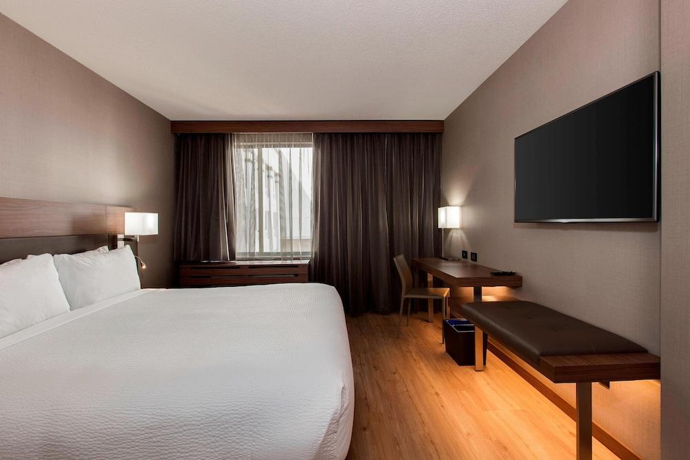 AC Hotels by Marriott Chicago Downtown photo 10