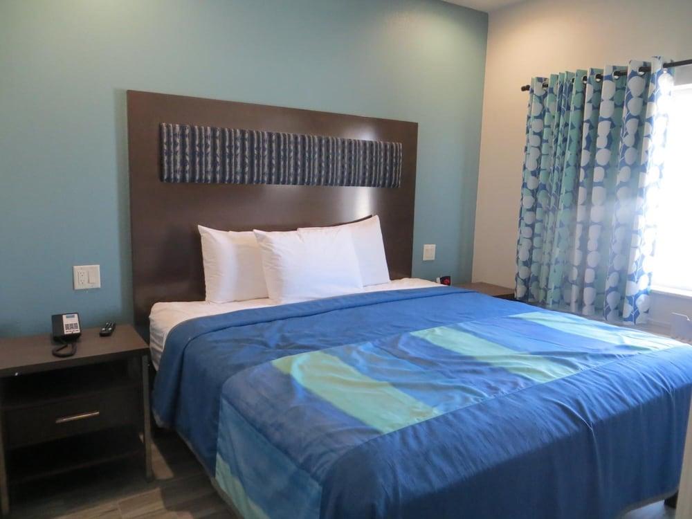 Hotel Blue - Woodlands photo 8