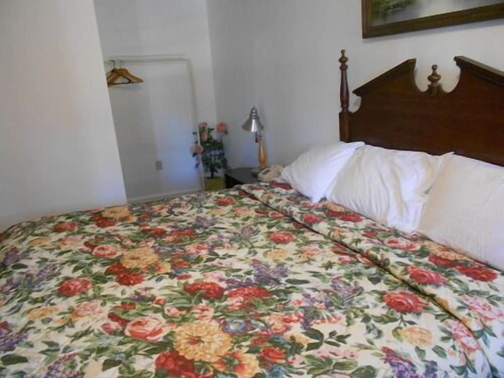 Lamplighter Motel - Clinton, Connecticut photo 5