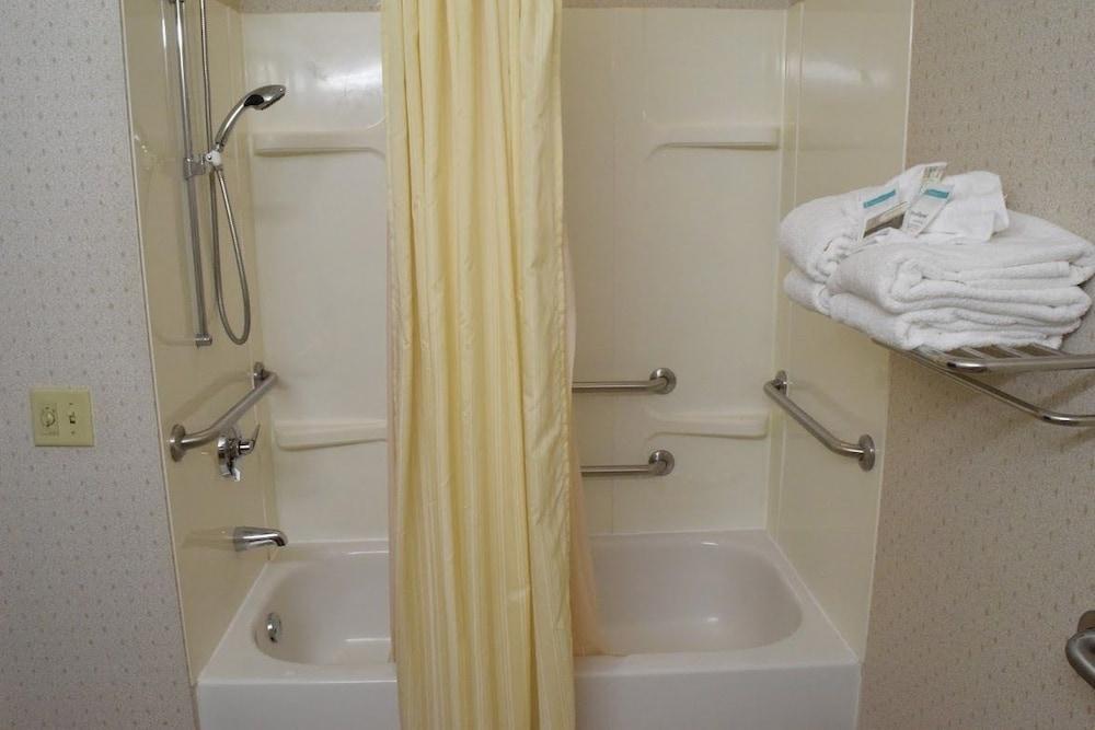 Inn at the Finger Lakes photo 30