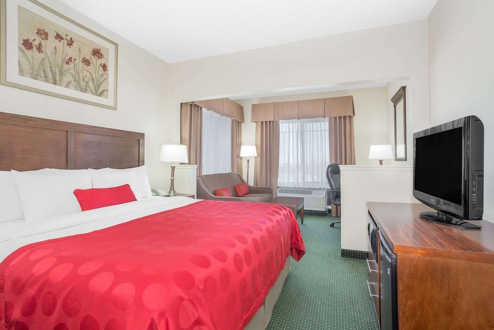 Ramada by Wyndham Denver International Airport photo 8