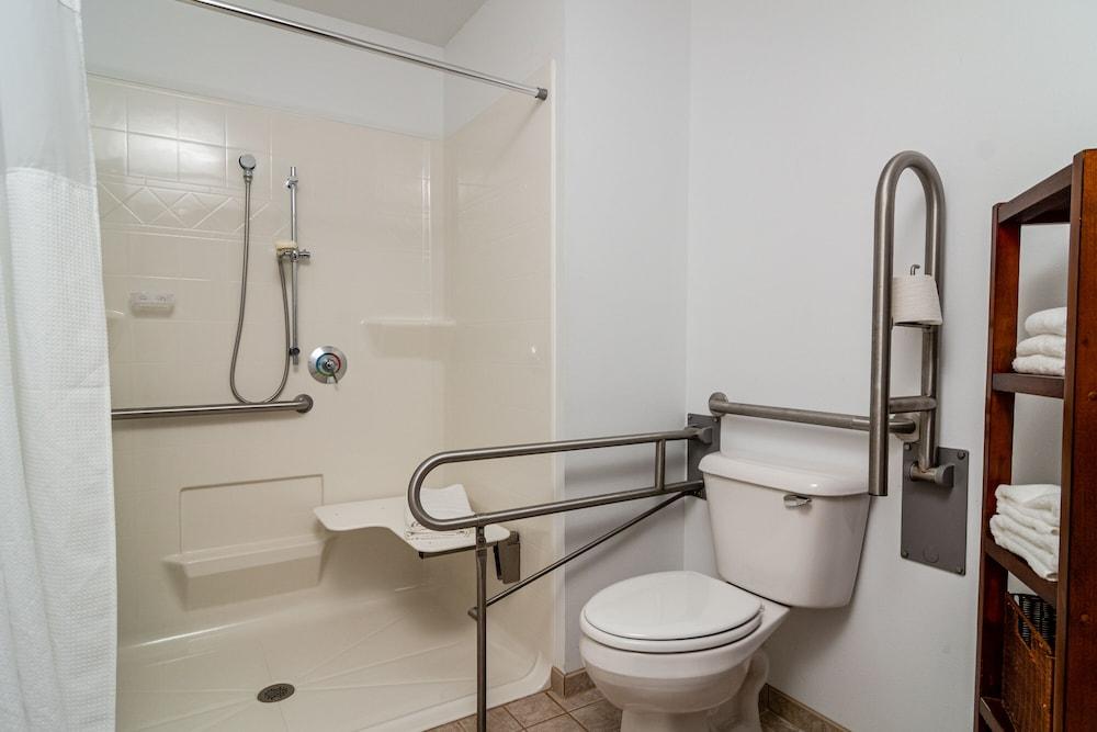 Cedarberry Inn photo 22