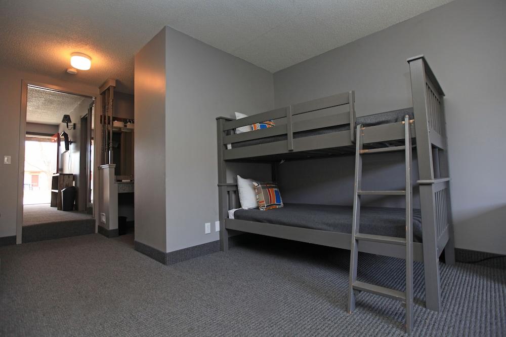 Vintage Block Inn & Suites photo 10