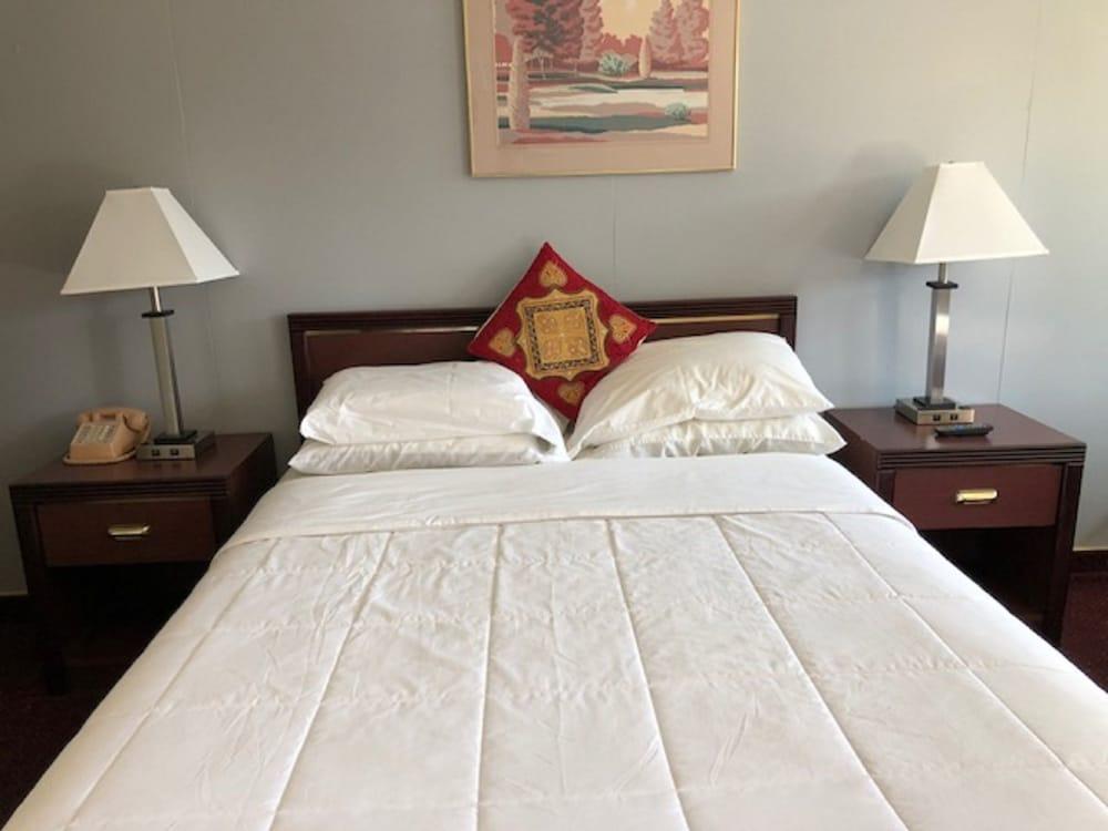 Pine Needles Inn photo 15