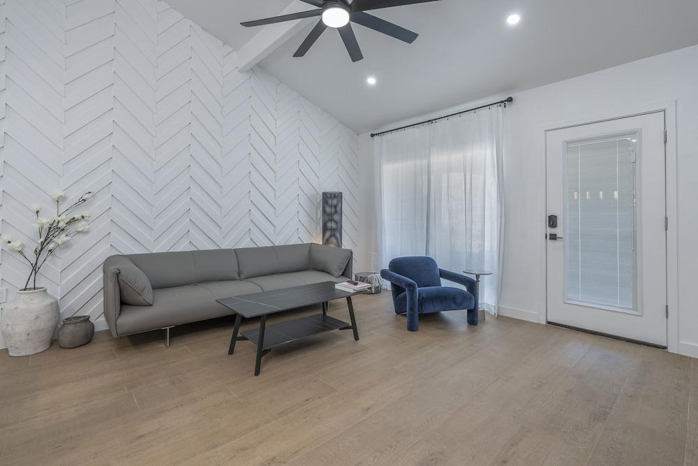 Ash & Ko Boutique Lodging photo 20