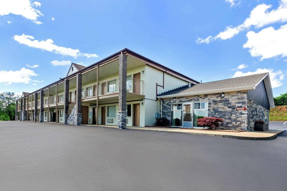 Brentwood Inn & Suites photo 41
