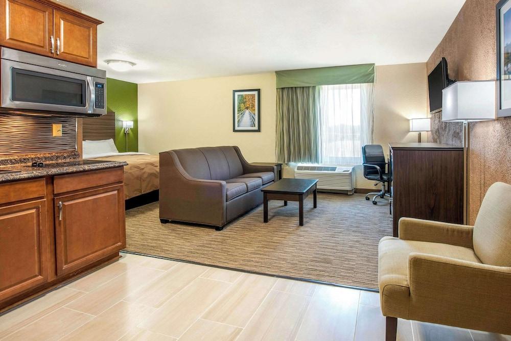 Quality Inn & Suites Brandenburg - Fort Knox photo 11