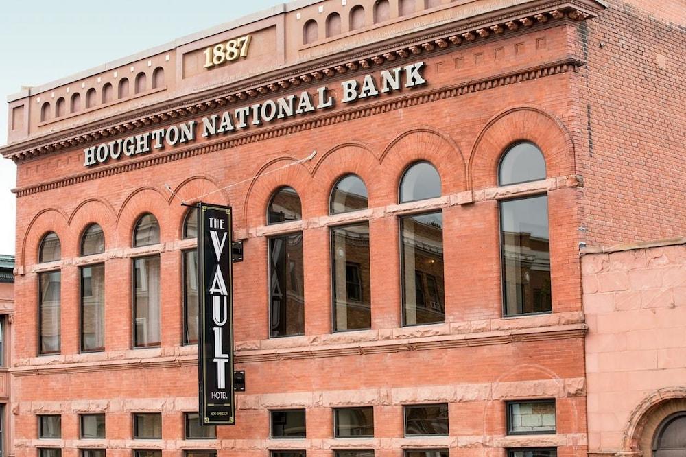 The Vault Hotel — hotel in Houghton