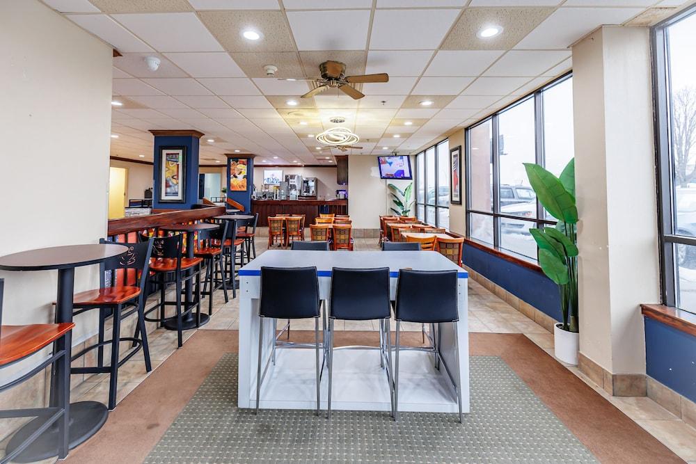 New Victorian Inn & Suites photo 26