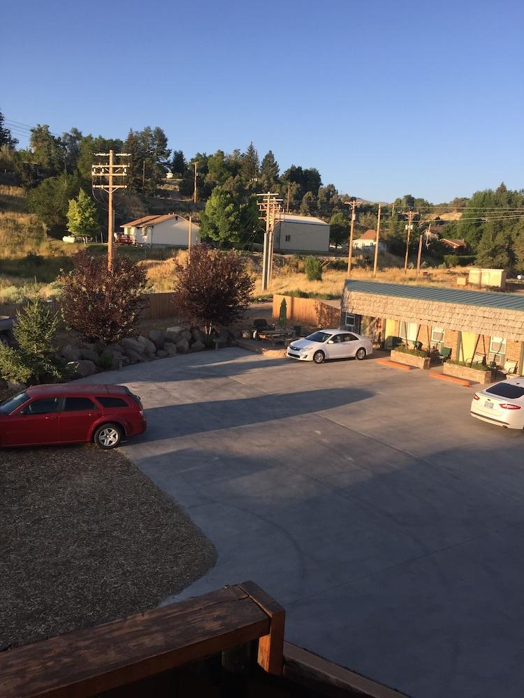 Rustic Inn Motel photo 24