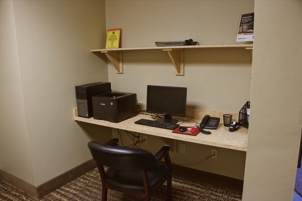 Comfort Suites Edinboro photo 43
