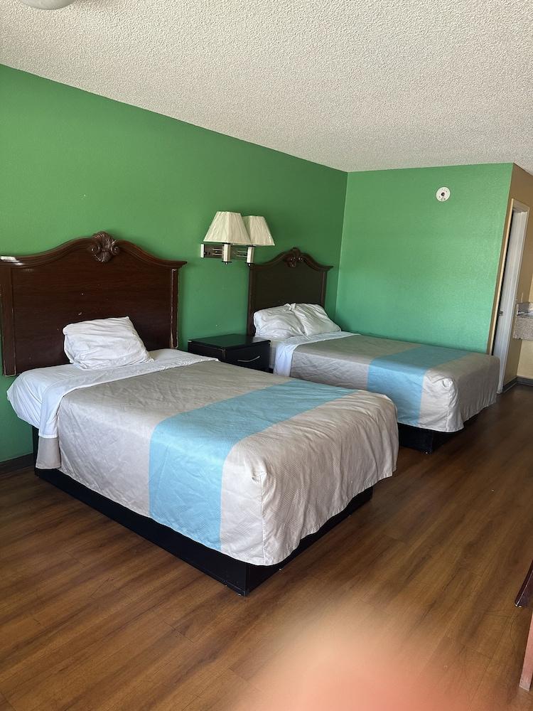 American Inn photo 6