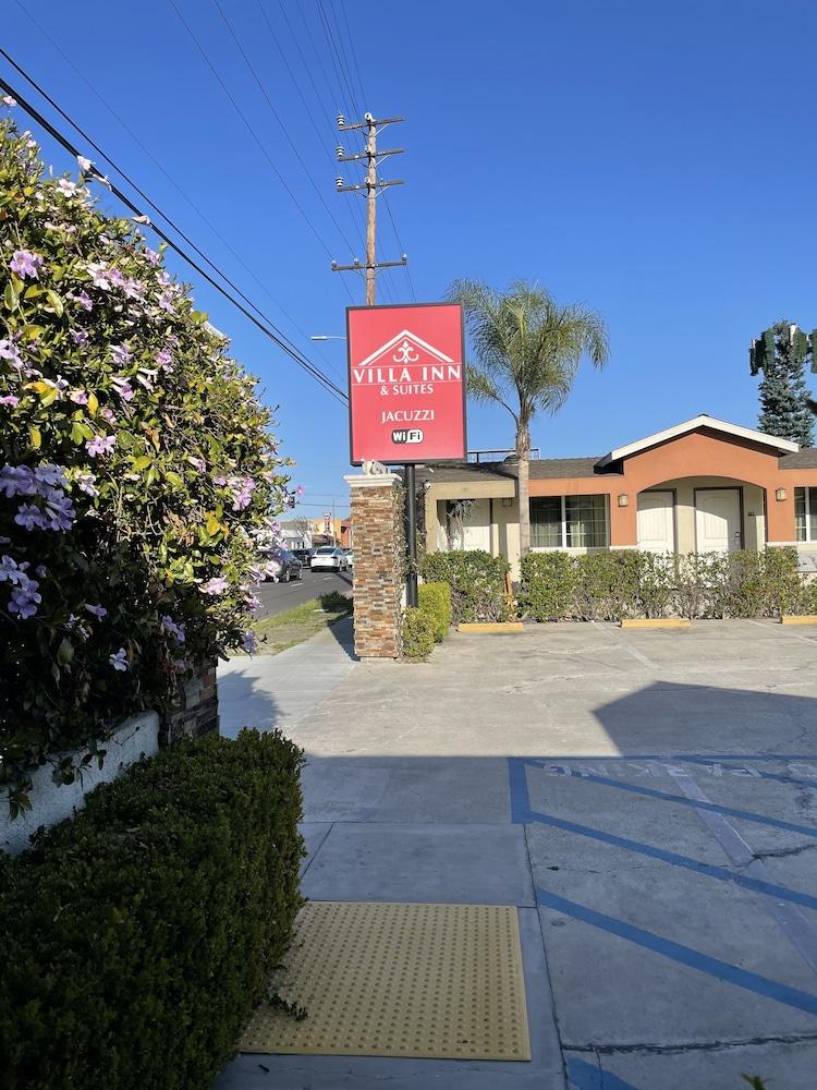 Villa Inn & Suites photo 1