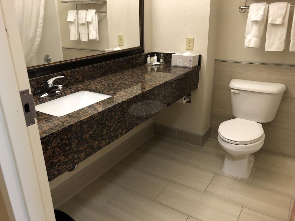 Best Western Denton Inn photo 10