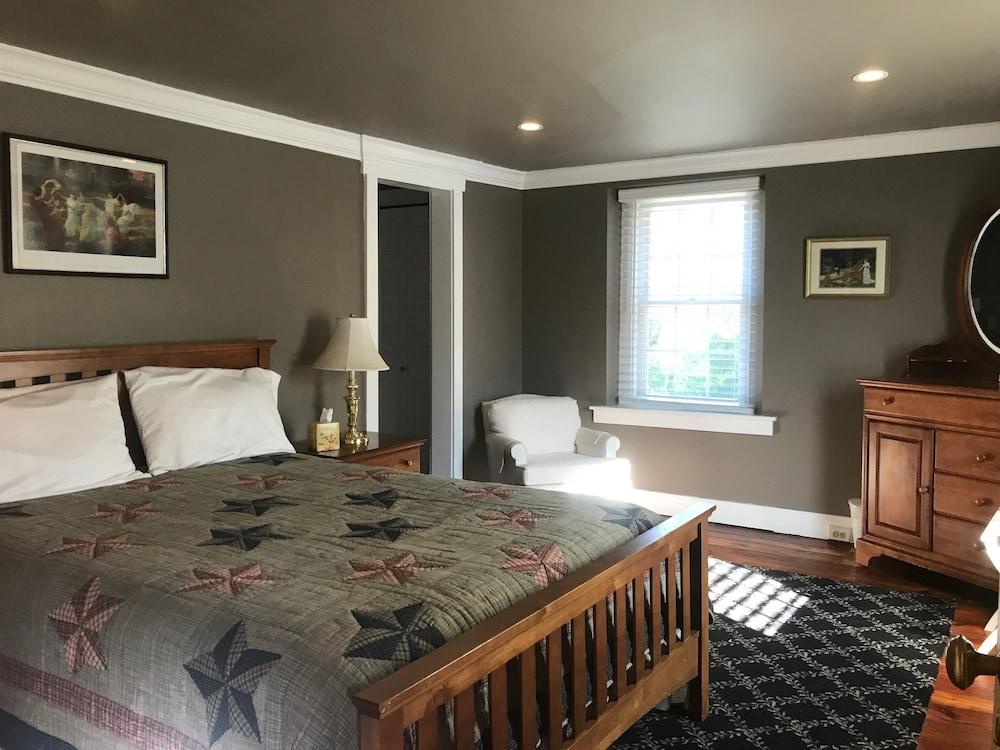 Stottsville Inn photo 55