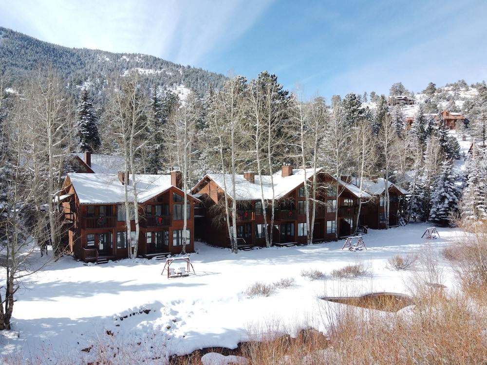 Aspen Winds on Fall River photo 43